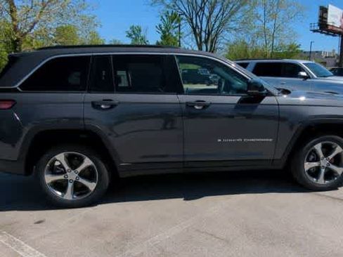 New 2026 Jeep Grand Cherokee Limited AWD/4WD image 9