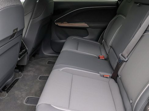 Used 2026 Lucid Gravity Grand Touring AWD/4WD image 27