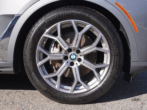 Used 2023 BMW X7 xDrive40i w/ Premium Package image 31