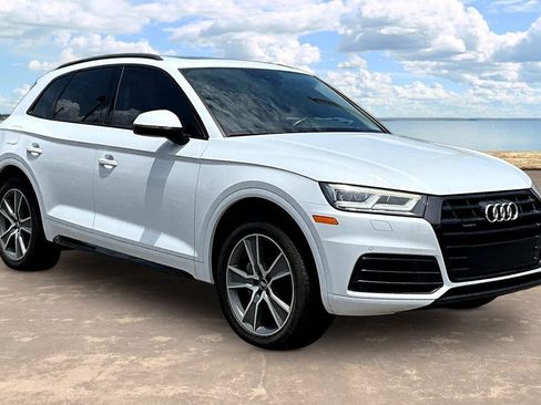 Used 2019 Audi Q5 2.0T Premium Plus w/ Premium Plus Package AWD/4WD image 3