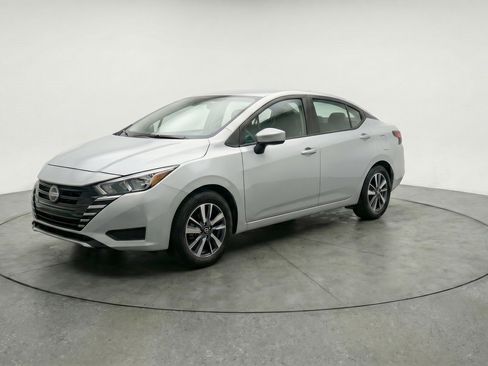 Used 2025 Nissan Versa SV FWD image 3