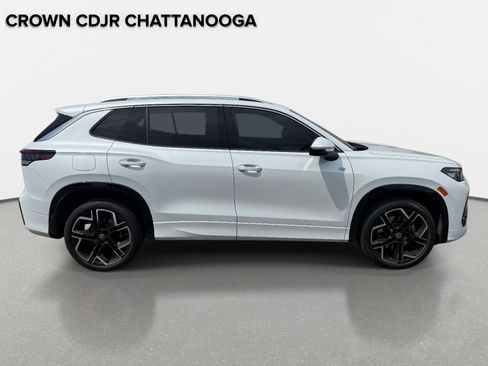 Used 2025 Volkswagen Tiguan SEL R-Line AWD/4WD image 7