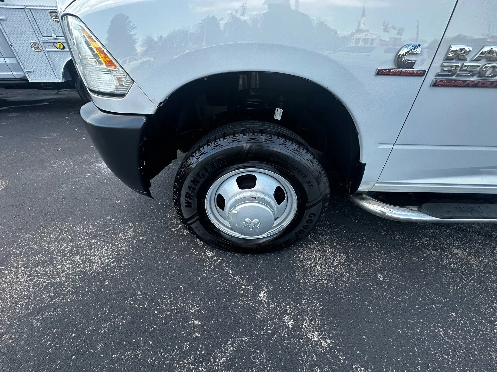 Used 2014 RAM 3500 Tradesman RWD image 12