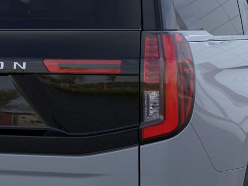 New 2025 Ford Expedition Platinum w/ Driver's Package image 23