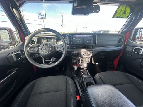 Used 2024 Jeep Wrangler Unlimited Rubicon 4xe image 17