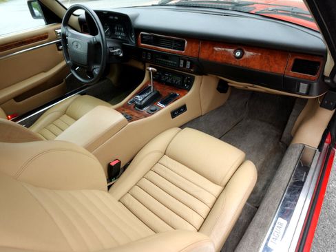 Used 1990 Jaguar XJS V12 Convertible image 12