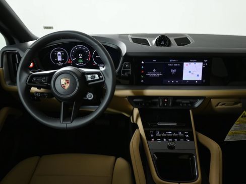 Used 2026 Porsche Cayenne E-Hybrid AWD/4WD image 16