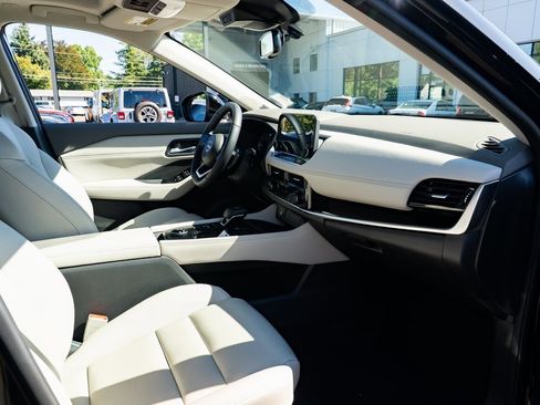 Used 2023 Nissan Rogue SL w/ SL Premium Package image 26