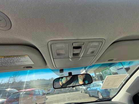 Used 2013 Hyundai Elantra Limited w/ Technology Pkg image 15