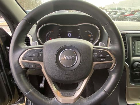 Used 2016 Jeep Grand Cherokee Laredo image 18