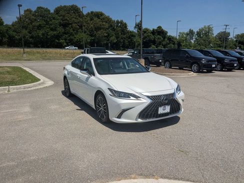 Used 2025 Lexus ES 350 w/ Premium Package FWD image 7