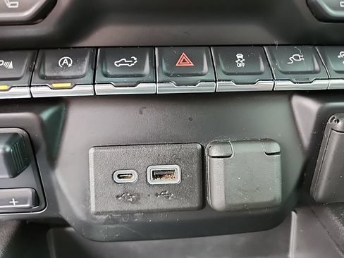 Used 2020 Chevrolet Silverado 1500 RST AWD/4WD image 22