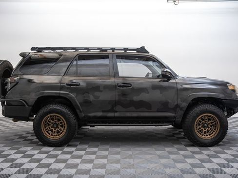 Used 2019 Toyota 4Runner TRD Off-Road AWD/4WD image 4