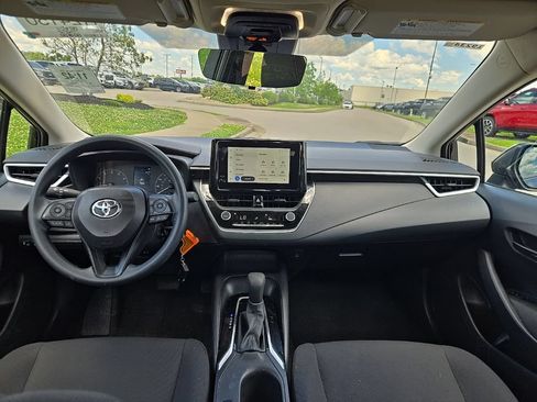 Used 2024 Toyota Corolla LE FWD image 5