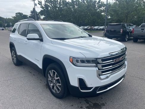 Used 2023 GMC Acadia SLE w/ Driver Convenience Package image 4