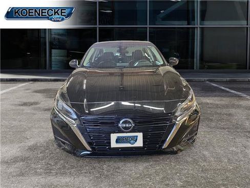 Used 2023 Nissan Altima 2.5 SV FWD image 7