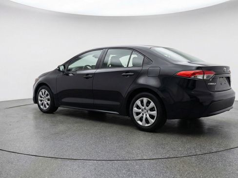 Used 2025 Toyota Corolla LE FWD image 6
