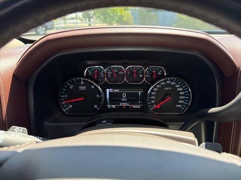 Used 2016 Chevrolet Silverado 1500 High Country w/ High Country Premium Package AWD/4WD image 14
