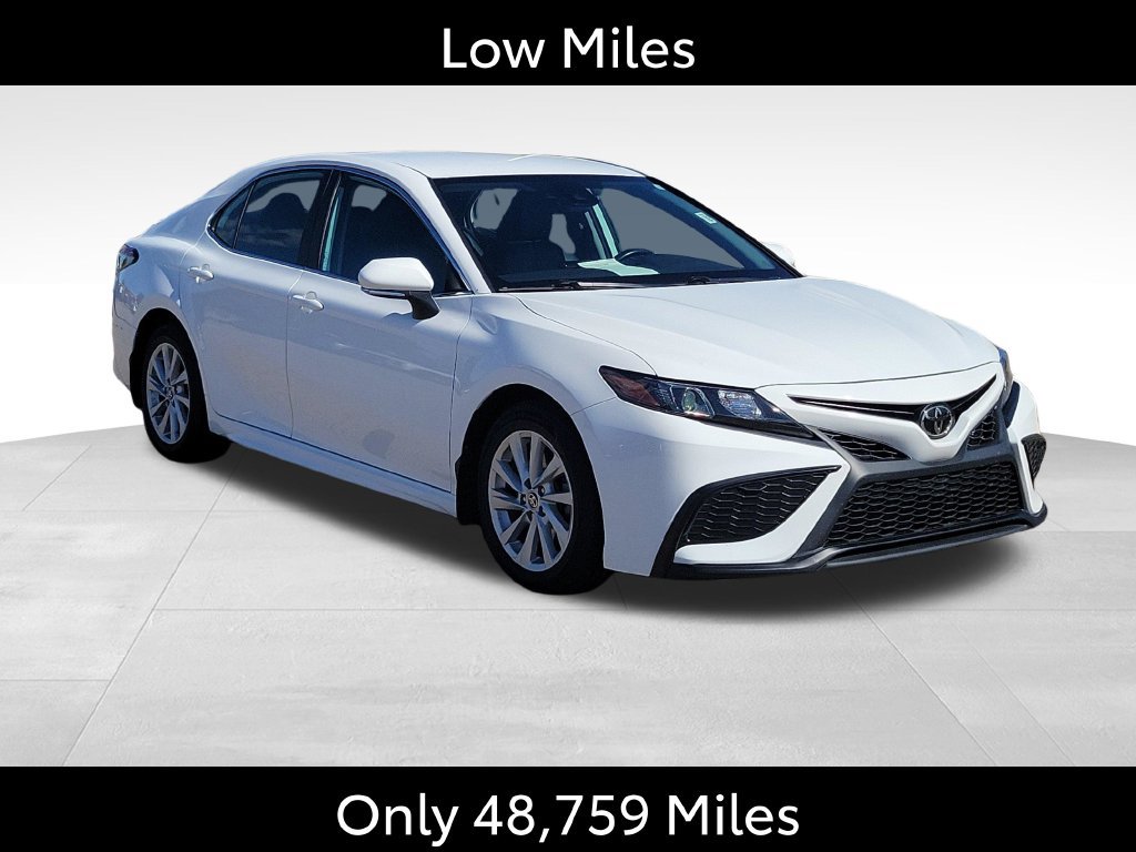 Used 2023 Toyota Camry SE FWD image 2