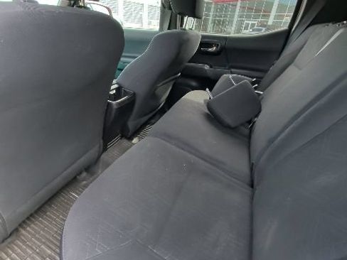 Used 2016 Toyota Tacoma TRD Off-Road w/ Towing Package AWD/4WD image 19