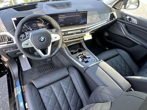 New 2026 BMW X7 xDrive40i w/ Premium Package AWD/4WD image 10