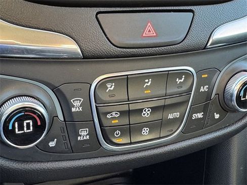 Used 2020 Chevrolet Equinox LT w/ Midnight Edition image 16