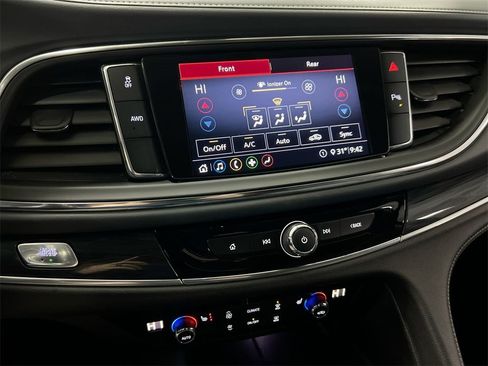 Used 2020 Buick Enclave Essence image 15
