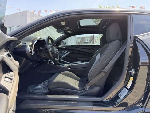 Used 2018 Chevrolet Camaro SS RWD image 17