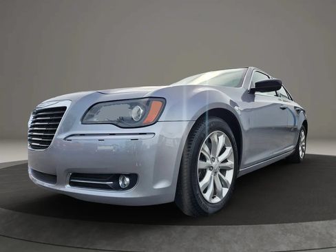 Used 2013 Chrysler 300 S AWD/4WD image 9