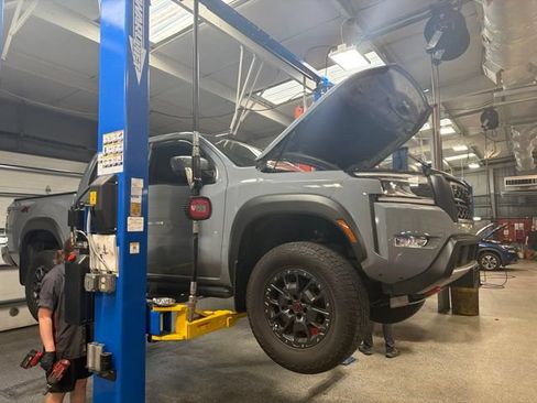 Used 2024 Nissan Frontier PRO-4X w/ Pro Premium Package AWD/4WD image 4