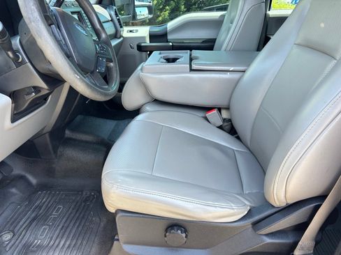 Used 2018 Ford F550 4x4 Crew Cab Super Duty image 16