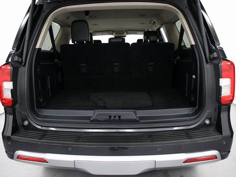 Used 2024 Ford Expedition Max XLT image 28