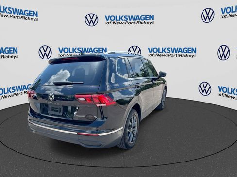 Used 2022 Volkswagen Tiguan SE FWD image 14
