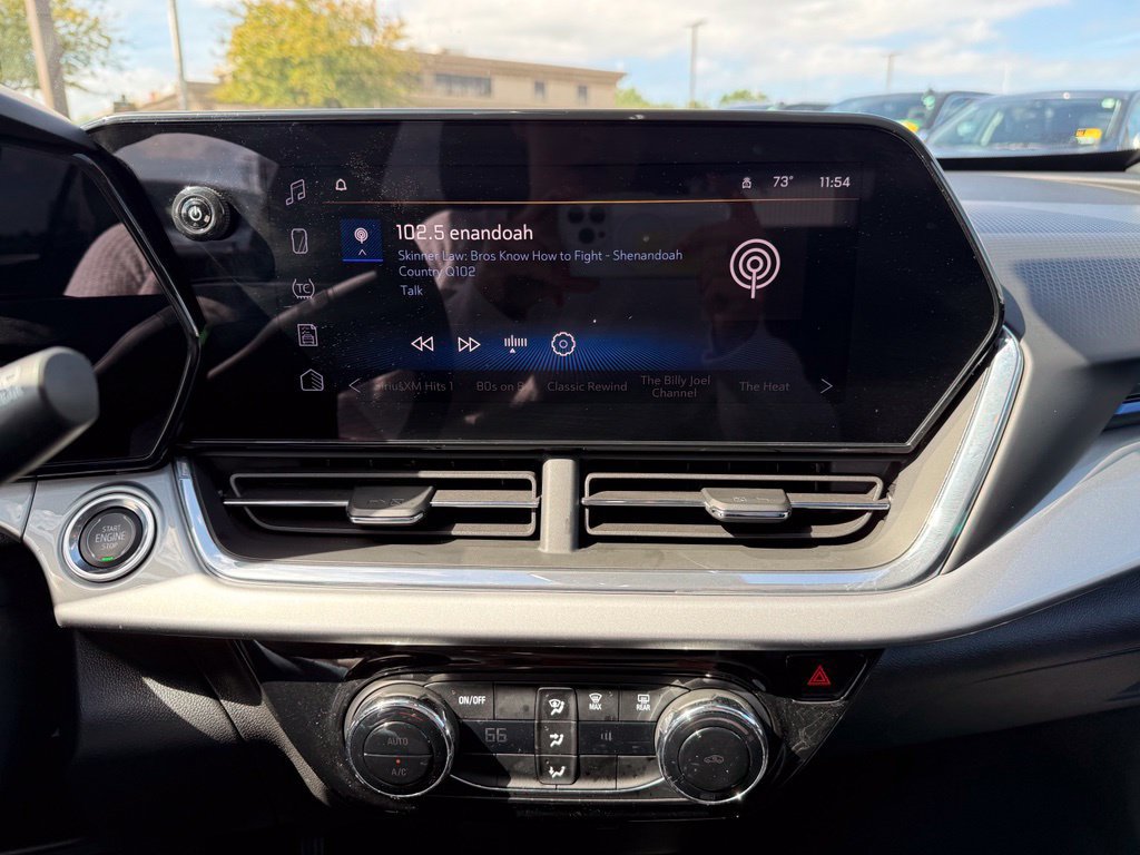 Used 2025 Chevrolet Trax LT FWD image 26