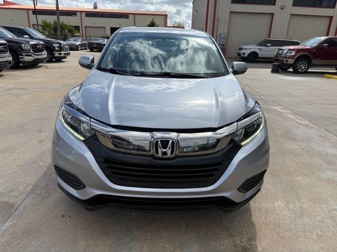 Used 2019 Honda HR-V LX image 2