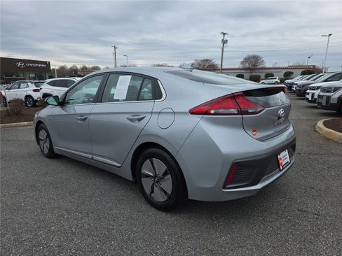 Used 2020 Hyundai Ioniq SE image 7