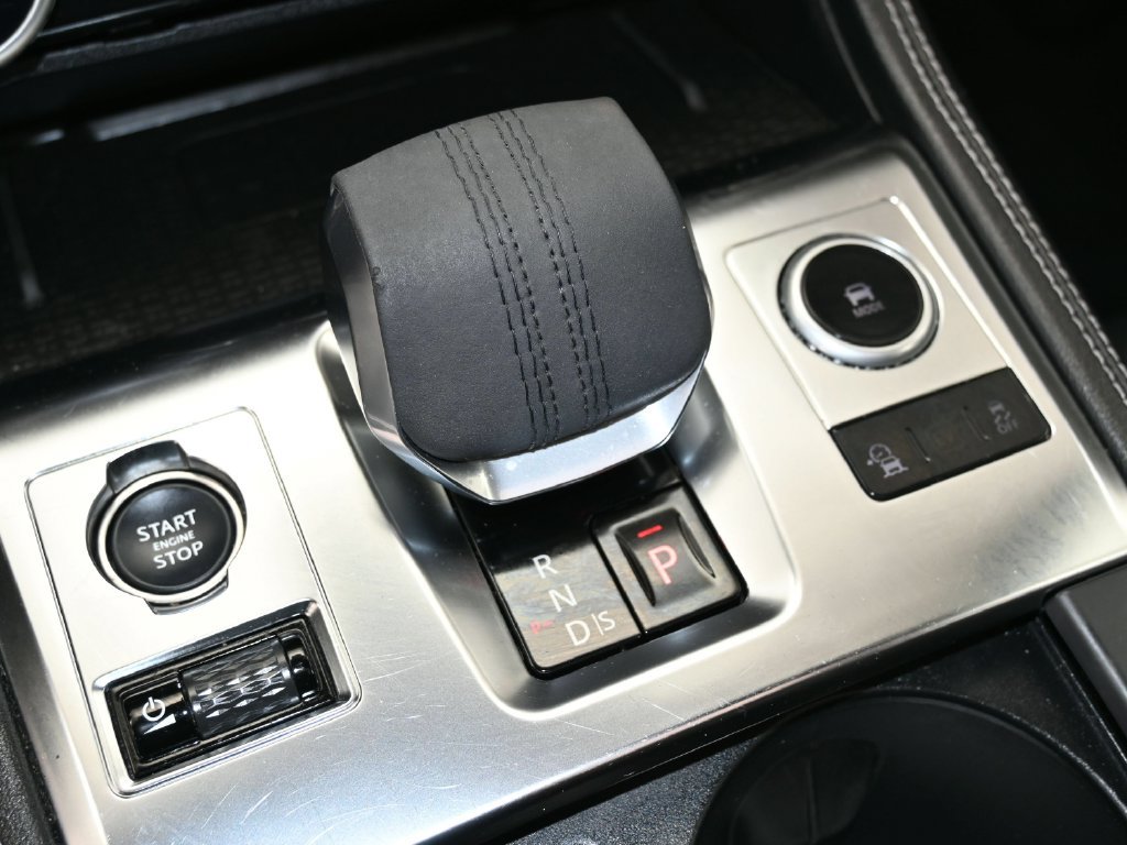 Used 2025 Jaguar F-PACE R-Dynamic S AWD/4WD image 24