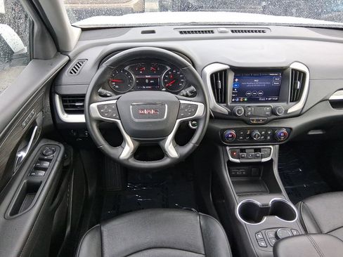 Used 2024 GMC Terrain SLT image 9