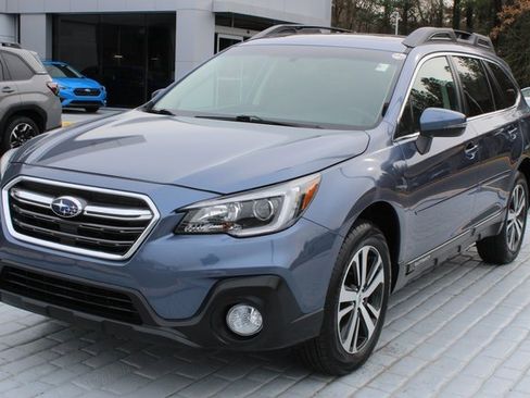 Used 2018 Subaru Outback 2.5i Limited image 1