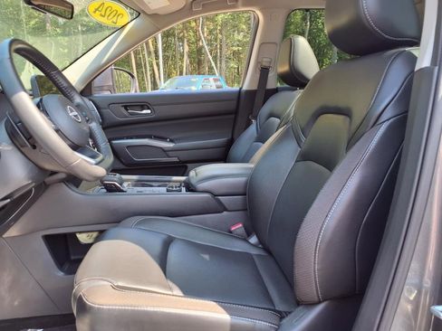 Used 2024 Nissan Pathfinder SL w/ SL Premium Package image 22