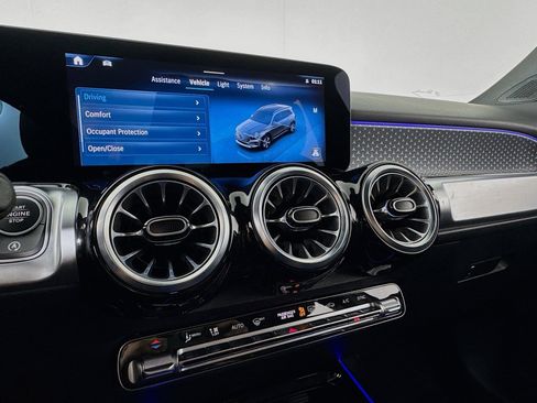 Certified 2025 Mercedes-Benz GLB 250 image 20