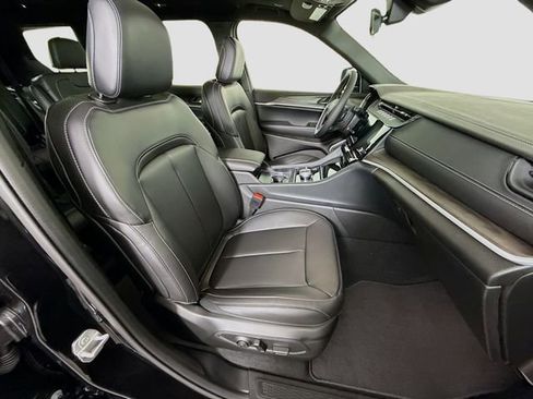 New 2026 Jeep Grand Cherokee L Limited w/ Limited Altitude Package image 30