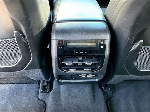 Used 2024 Jeep Grand Cherokee L Laredo image 14