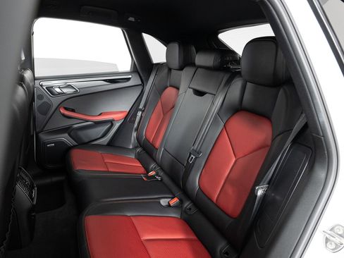 Used 2016 Porsche Macan S w/ Infotainment Package image 18