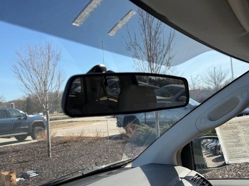 Used 2008 Chrysler Town & Country Touring image 23