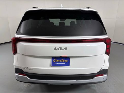 New 2026 Kia Carnival EX FWD image 7