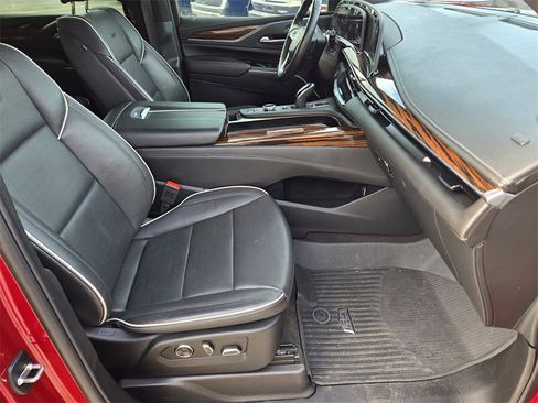 Used 2023 Cadillac Escalade ESV Premium Luxury image 18