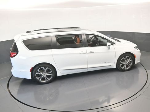 Used 2024 Chrysler Pacifica Pinnacle image 67