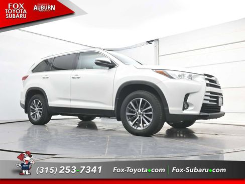 Used 2019 Toyota Highlander XLE AWD/4WD image 24