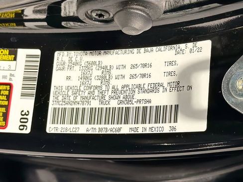 Used 2022 Toyota Tacoma TRD Off-Road w/ TRD Premium Off Road Package image 28